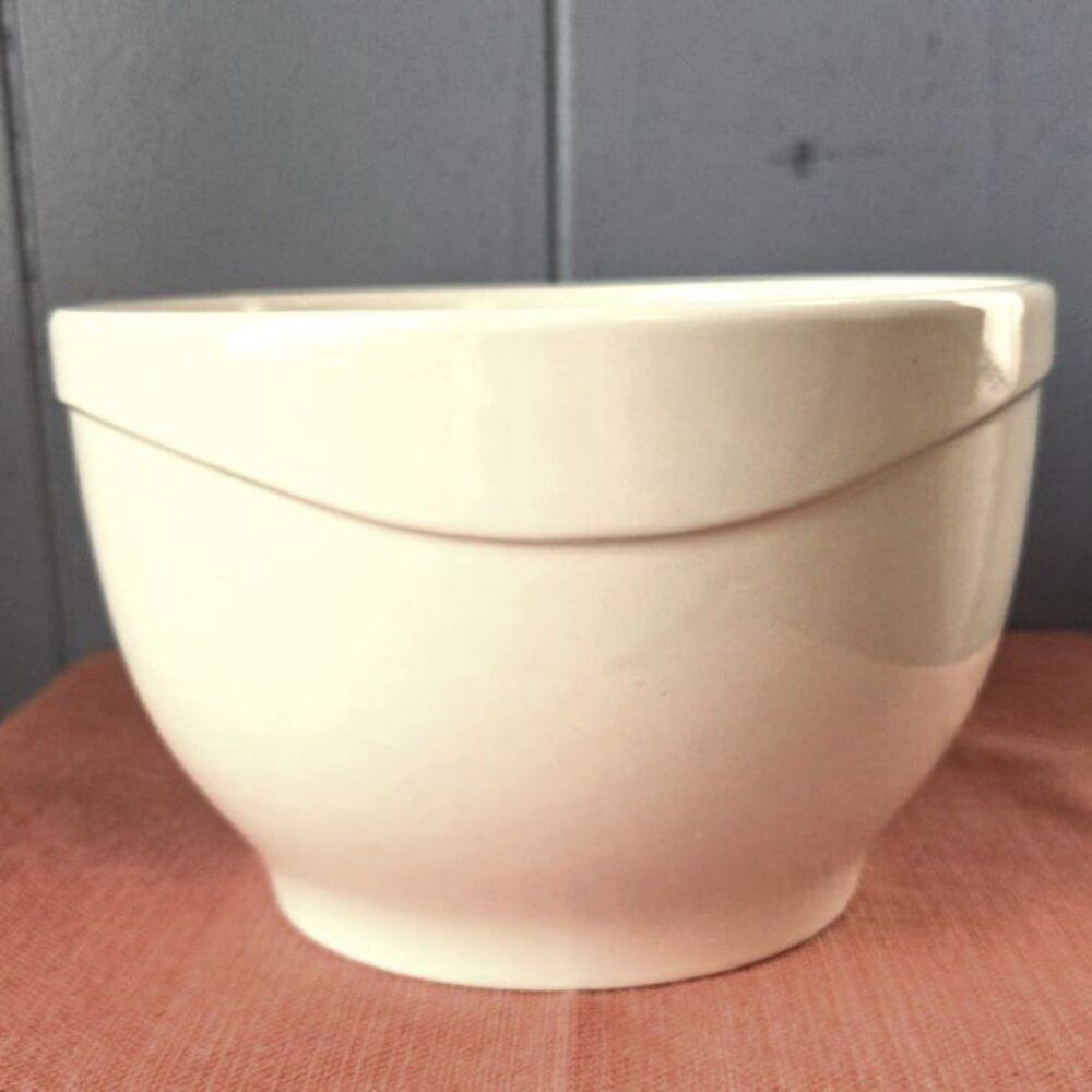 Calphalon Kitchen Essentials Ivory Ceramic Mixing Bowl 1.5 Quart Size